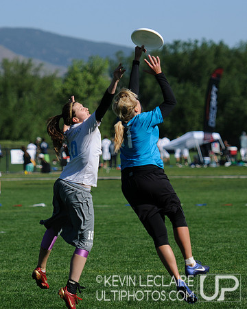 2012 USAU D-I College Championships Sunday Action