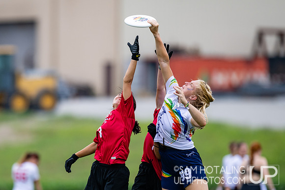 Pop Ultimate vs Spanglish in pool play at World Ultimate Club Championships