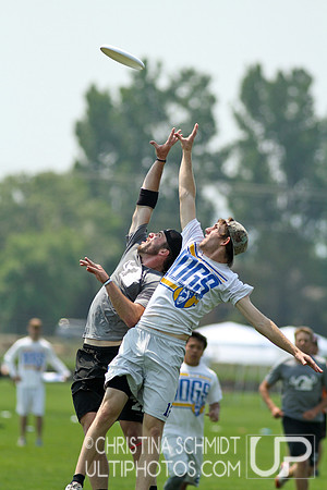 2012 USAU D-I College Championships Saturday Round 2 Action