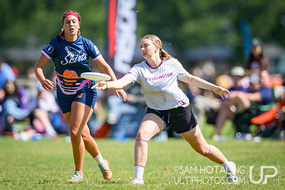 Saturday pool play at USAU D-I College Championships