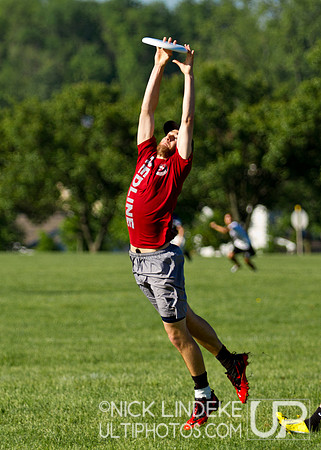 2014 USAU D-I College Champs Saturday Action