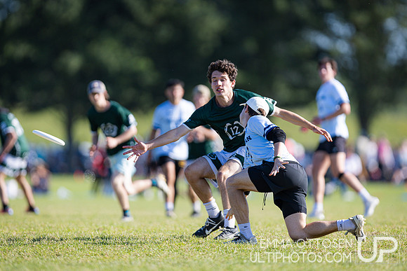 Saturday full coverage from USAU D-I College Championships, Western Washington vs Massachusetts
