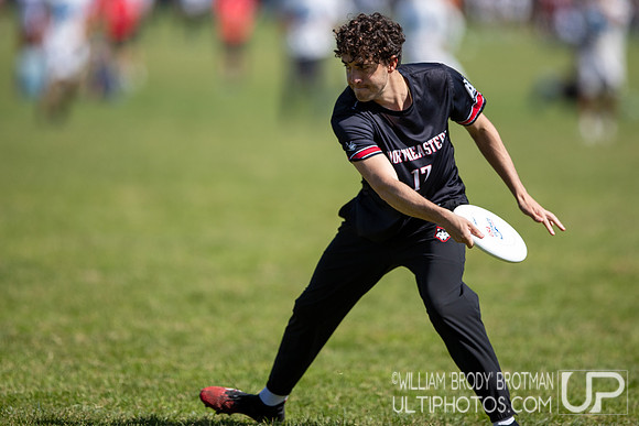 Day 2 of the USA Ultimate D-I College Championships