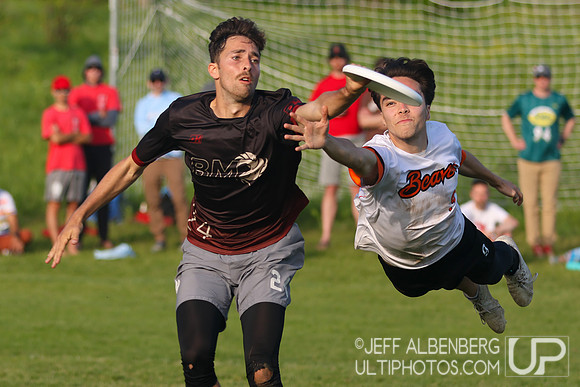 Pool play at USAU D1 College Championships