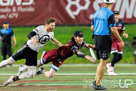 Action from Colorado  Summit vs. Seattle Cascades.