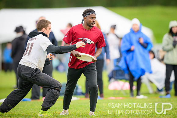 Round IV pool play at USAU D-III College Championships