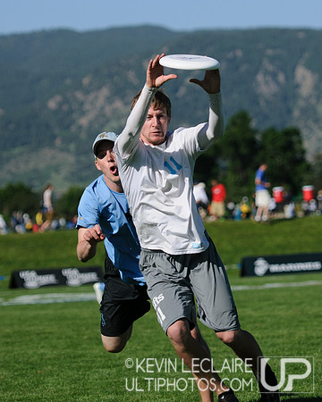 2012 USAU D-I College Championships Sunday Action