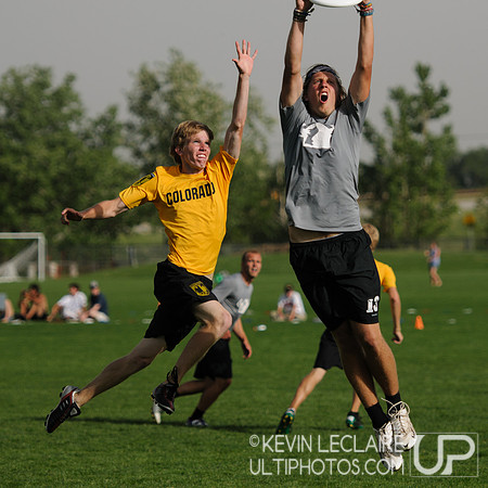 2012 USAU D-I College Championships Saturday Action