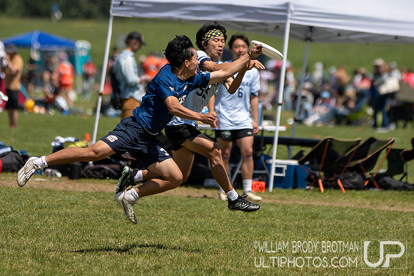 Day 2 of the USA Ultimate D-I College Championships
