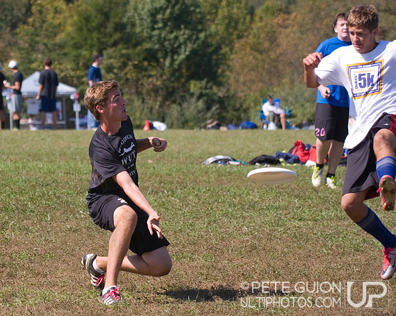 Sunday Round 2 Action -- 2011 Hucks off the Hilltop