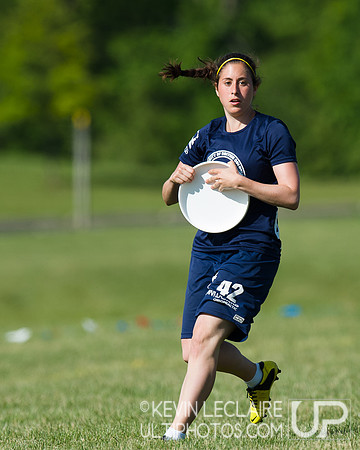 2014 USAU D-I College Champs Sunday Qtrs Action