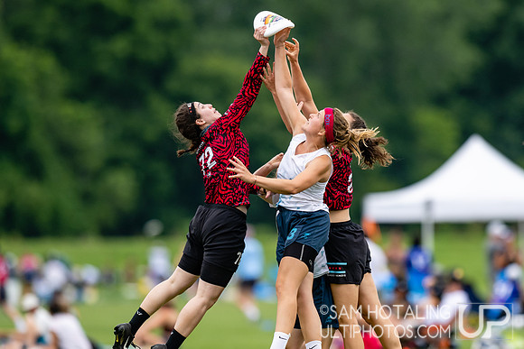 Box Vienna Ultimate vs Chicago Nemesis in pool play at World Ultimate Club Championships