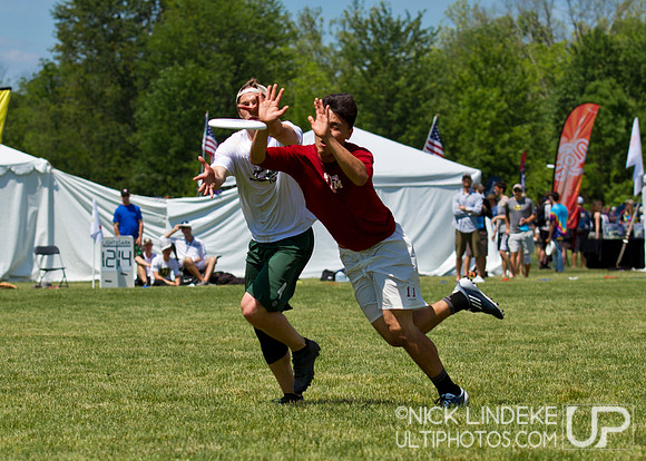 2014 USAU D-I College Champs Saturday Action