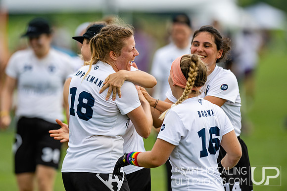 Bristol Women vs FABulous in pool play at World Ultimate Club Championships