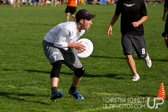 2012 USAU D-I College Championships Saturday Pre-Qtrs Action