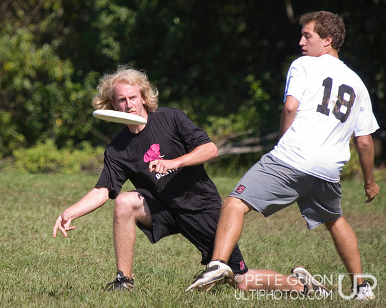 Sunday Round 2 Action -- 2011 Hucks off the Hilltop