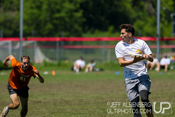 Pool play at USAU D1 College Championships