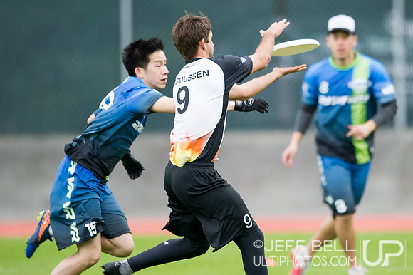 Riptide_Flamethrowers_20140427_144323_JBP01467
