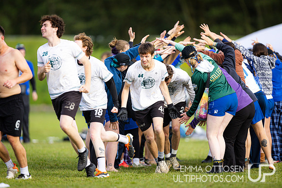 Sunday full coverage from USAU D-IIII College Championships: Semi-Finals