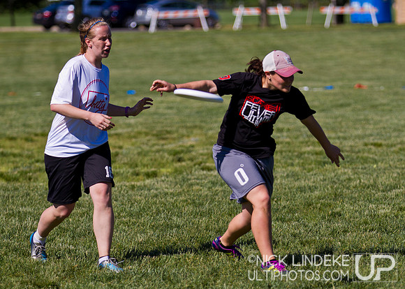 2014 USAU D-I College Champs Friday Action