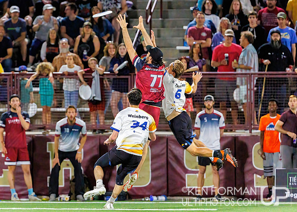Action from Colorado  Summit vs. Salt Lake Shred.