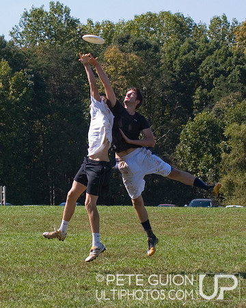 Sunday Round 2 Action -- 2011 Hucks off the Hilltop