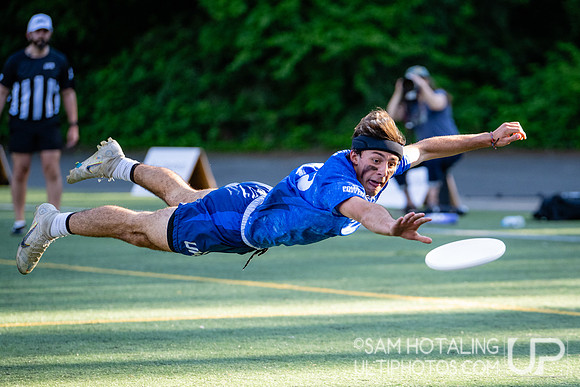 Oakland Spiders at Seattle Cascades in the UFA Regular Season