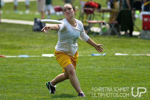 2012 USAU D-I College Championships Saturday Round 2 Action