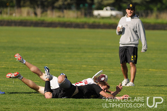 Friday 8:30am round -- 2011 USAU College Championships