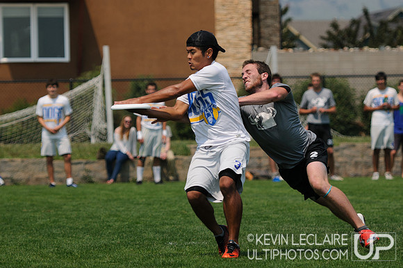 2012 USAU D-I College Championships Saturday Action