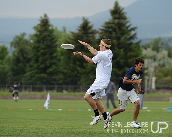 2012 USAU D-I College Championships Friday Round 1 Action