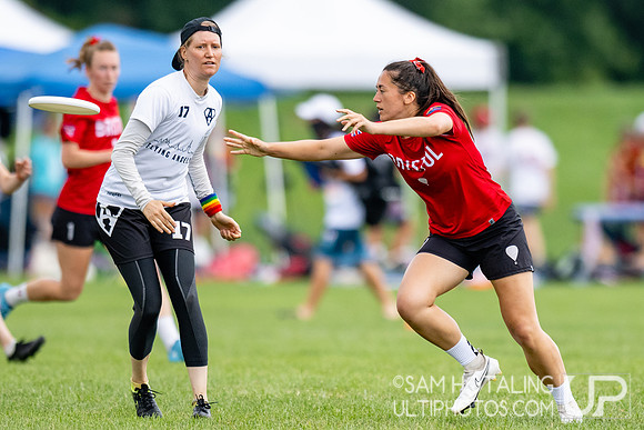 Bristol Women vs FABulous in pool play at World Ultimate Club Championships