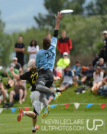 2012 USAU D-I College Championships Sunday Action