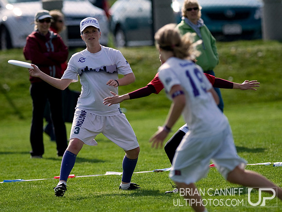Saturday 8:30am round -- 2011 USAU College Championships