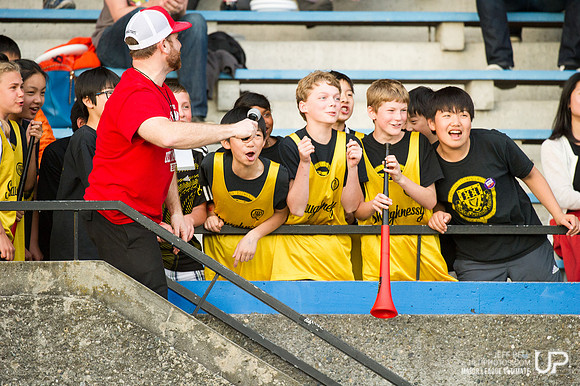 Nighthawks_Rainmakers_20140510_194304_JBP00334