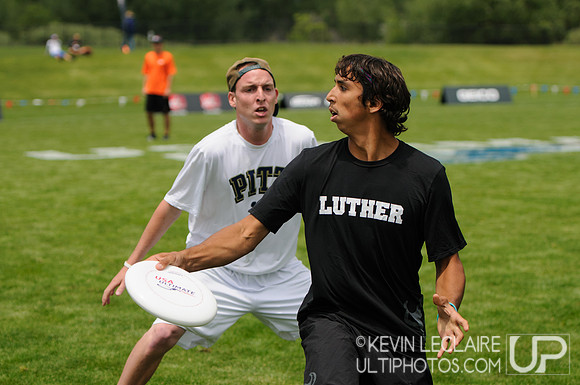 2012 USAU D-I College Championships Friday Action