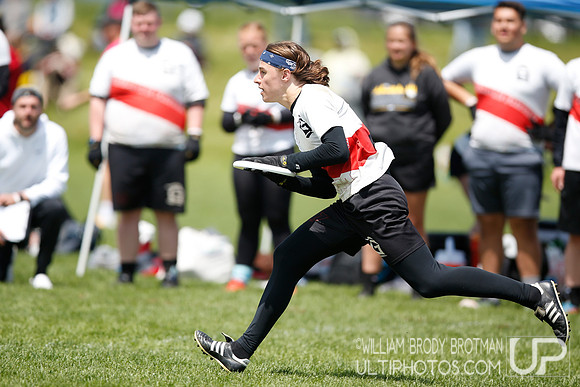 Day 2 of USA Ultimate 2022 D-III College Championships