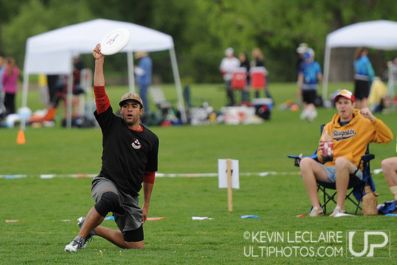 Sunday 8:30am Quarterfinals Round Action -- 2011 USAU College Championships