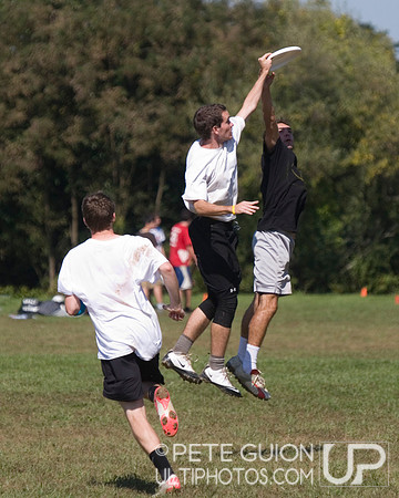 Sunday Round 2 Action -- 2011 Hucks off the Hilltop