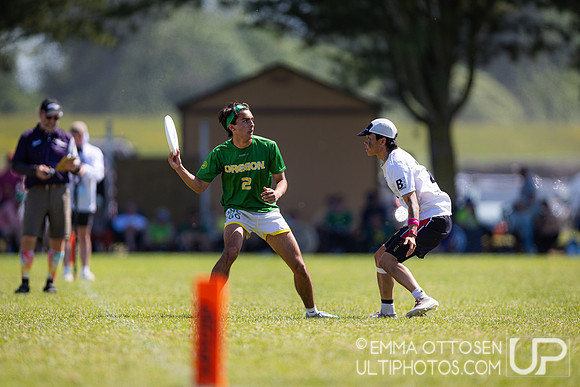 Saturday full coverage from USAU D-I College Championships, Oregon vs Northeastern
