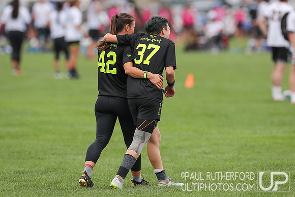 Boston Brutesquad and Tabby Rosa at the 2022 World Ultimate Club Championships