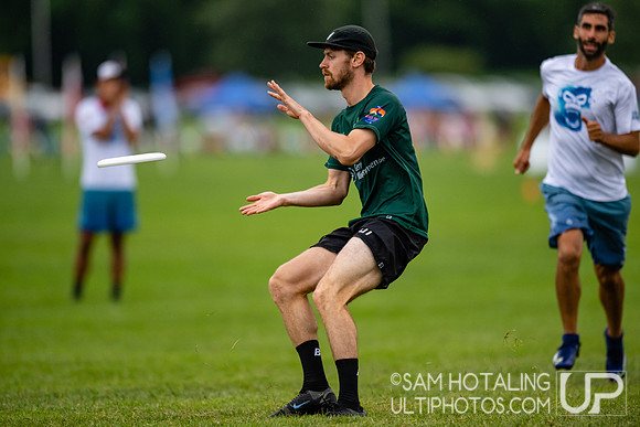 Gentle vs Guayota in pool play at World Ultimate Club Championships