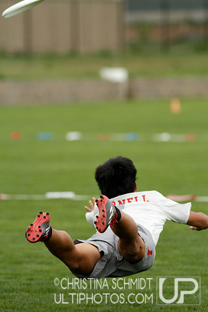 2012 USAU D-I College Championships Friday Round 2 Action