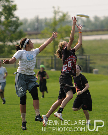 2012 USAU D-I College Championships Saturday Action
