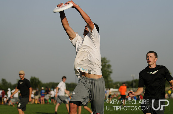 2012 USAU D-I College Championships Saturday Action