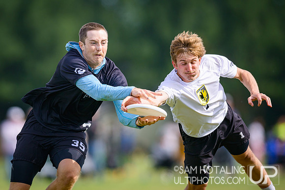 Colorado Mamabird vs North Carolina Darkside in quarterfinals at USAU D-I College Championships