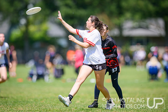 Saturday pool play at USAU D-I College Championships
