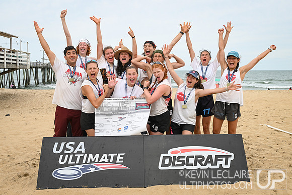 HoDawgs Women's Champions Team Photo - 2025 Beach Championships