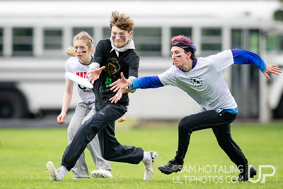 Pool play round IV at DiscNW Spring Reign