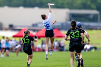 Blueberries vs Ellipsis in pool play at World Ultimate Club Championships
